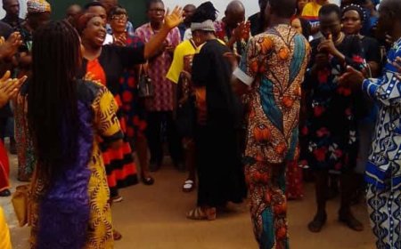 Abia Govt kicks as judicial workers protest in front of sealed court complex